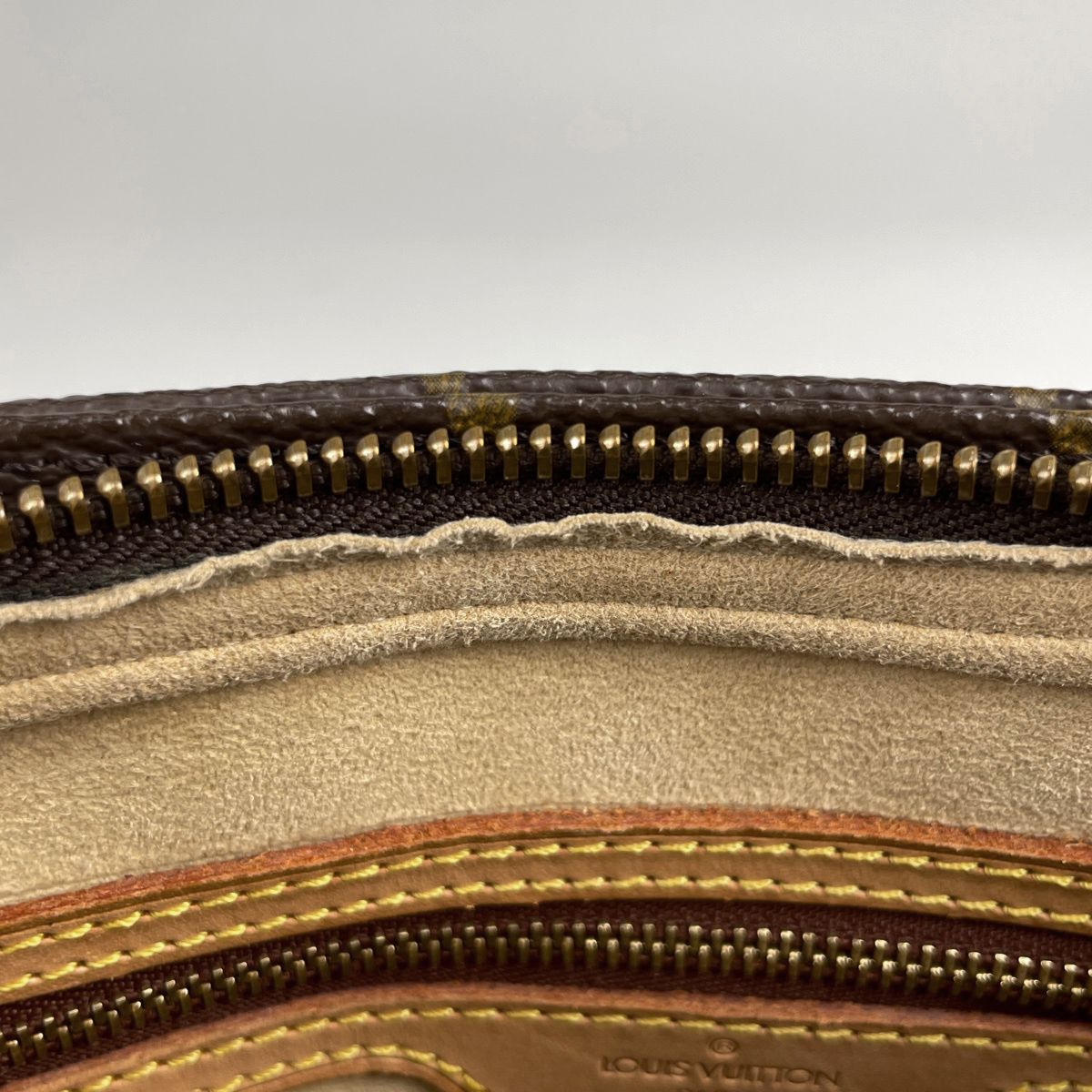 Louis Vuitton Looping MM Shoulder Bag Monogram Brown — view 6