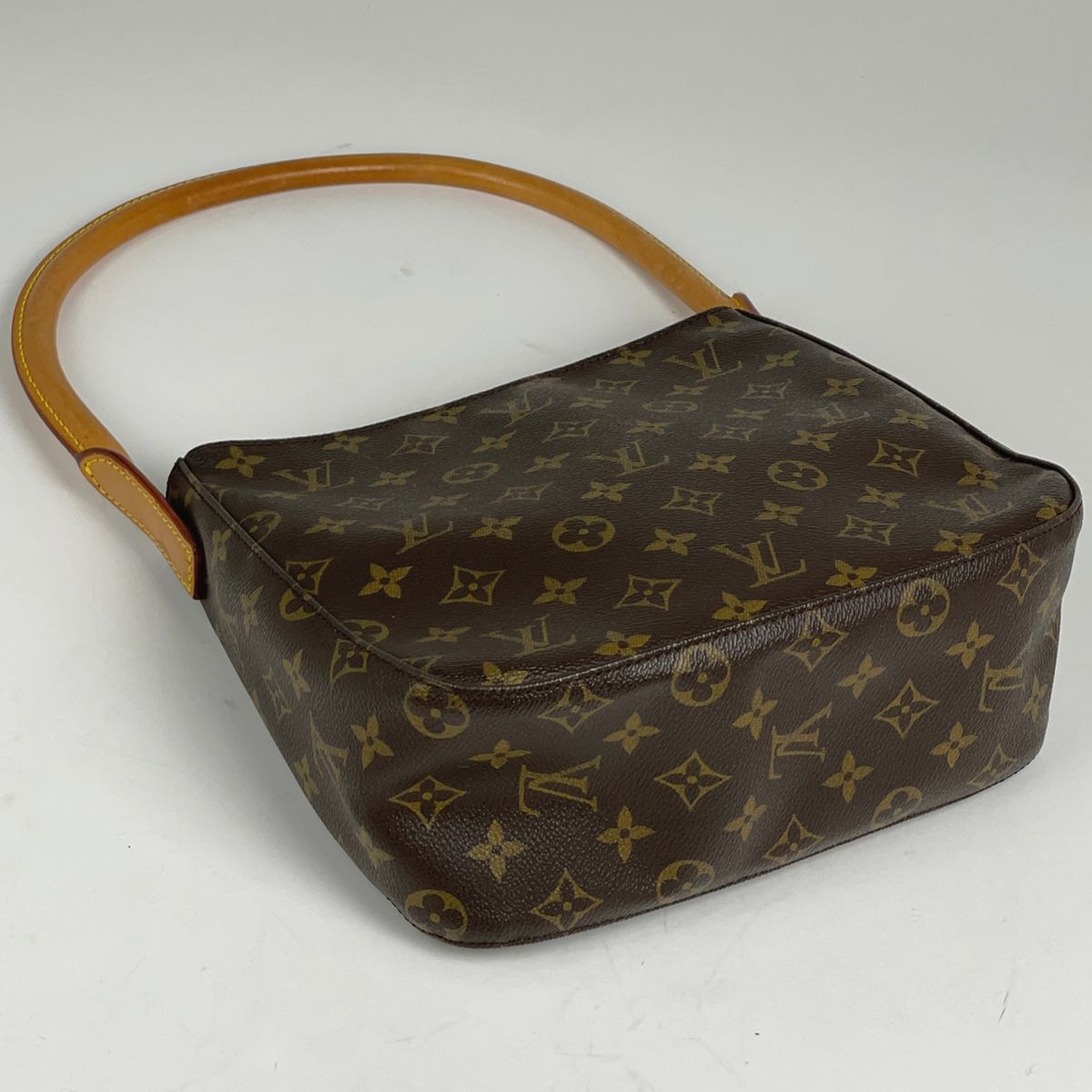 Louis Vuitton Looping MM Shoulder Bag Monogram Brown — view 2