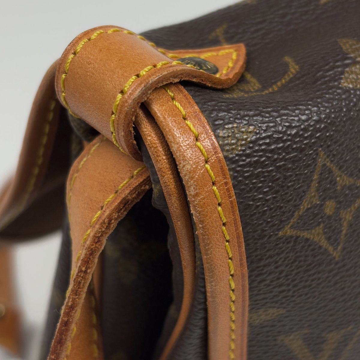Louis Vuitton Saumur 30 Crossbody Shoulder Bag Monogram Brown — view 5