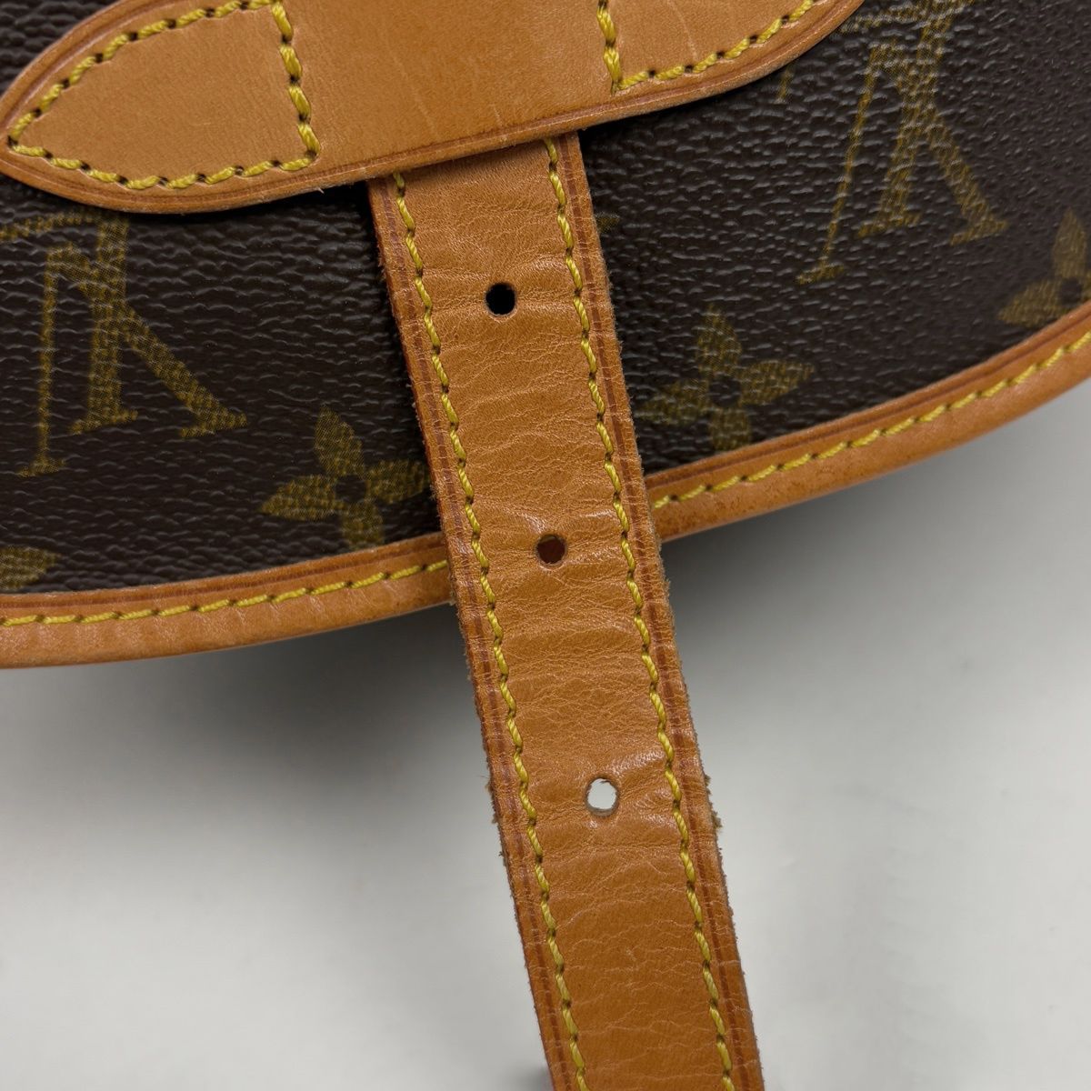 Louis Vuitton Saumur 30 Crossbody Shoulder Bag Monogram Brown — view 4
