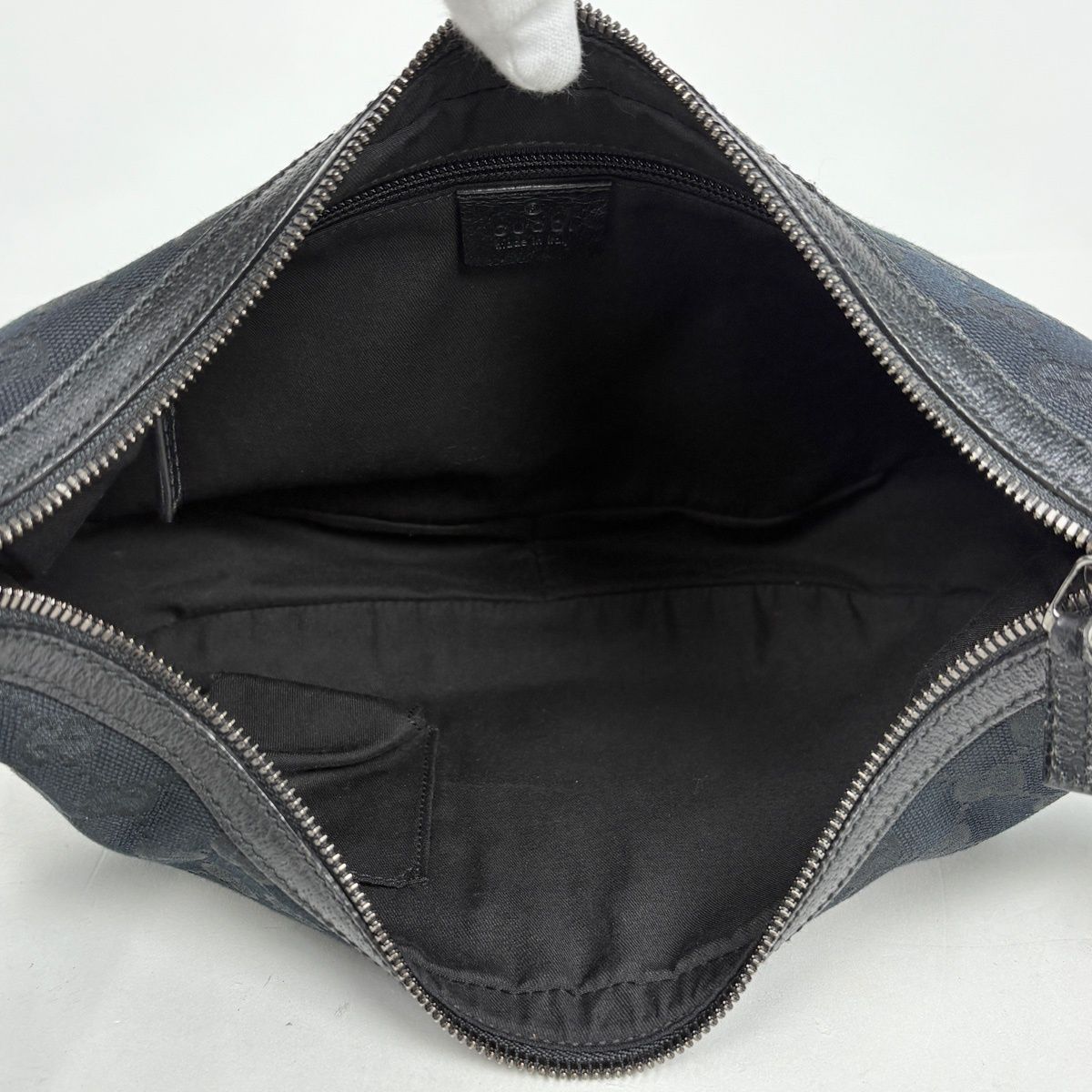 Gucci GG Pattern Shoulder Bag Canvas Black — view 7