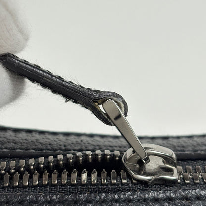 Gucci GG Pattern Shoulder Bag Canvas Black — view 5