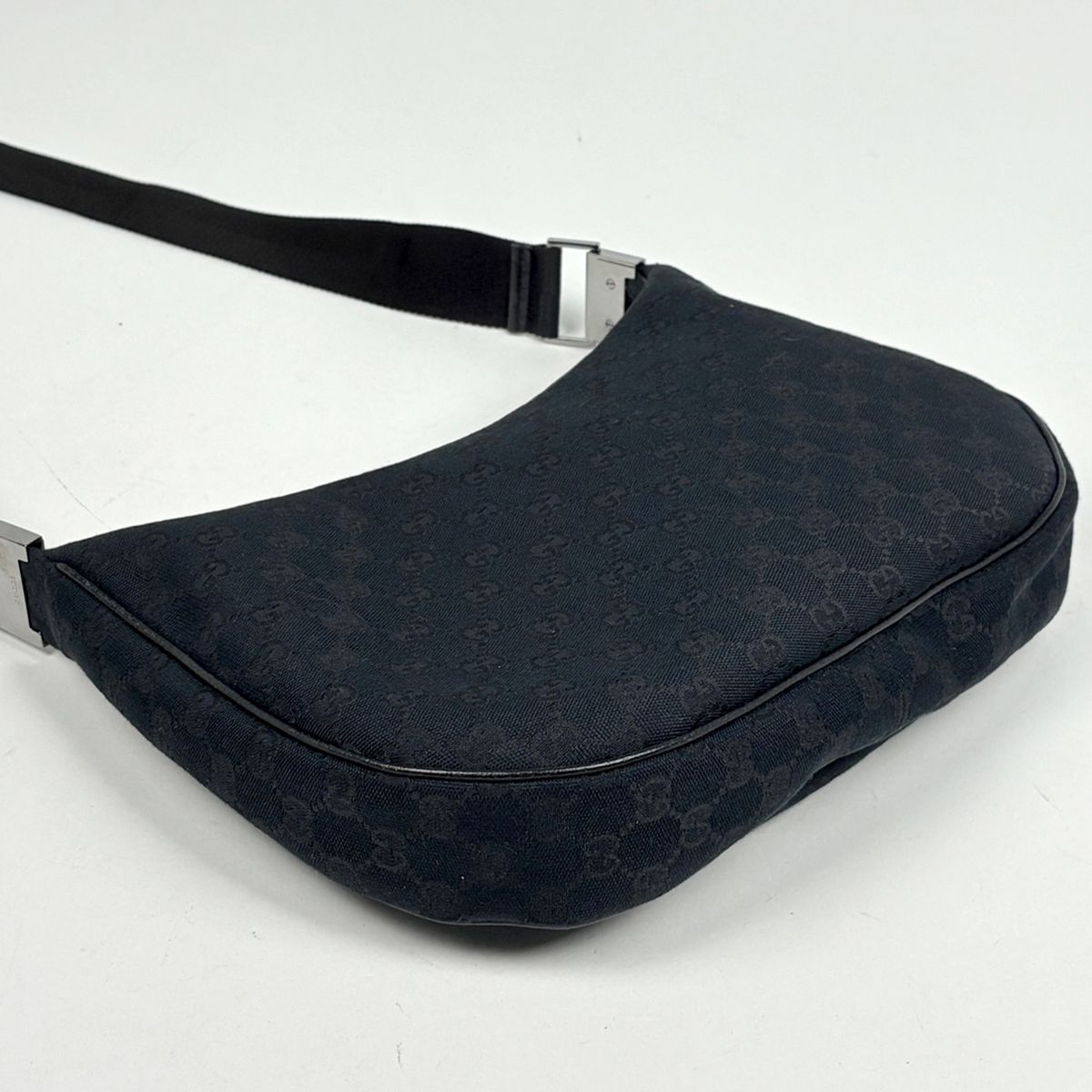Gucci GG Pattern Shoulder Bag Canvas Black — view 2