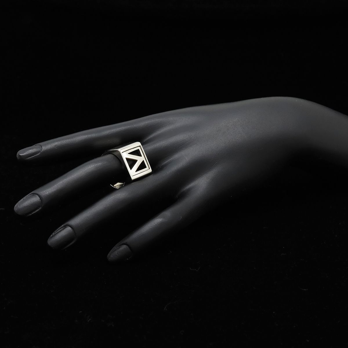 Louis Vuitton Chevalier Square Ring M Silver — view 7
