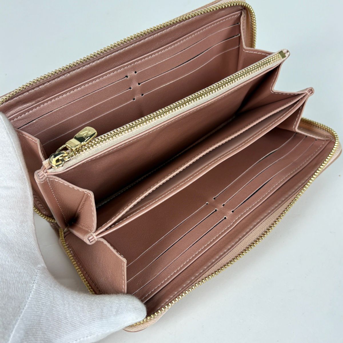 Louis Vuitton Zippy Wallet Zip Around Monogram Embossed Leather Rose Gold — view 6
