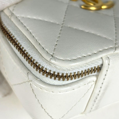 Chanel CC Logo Chain Shoulder Bag Quilted Mini Coin Purse Leather White — view 3