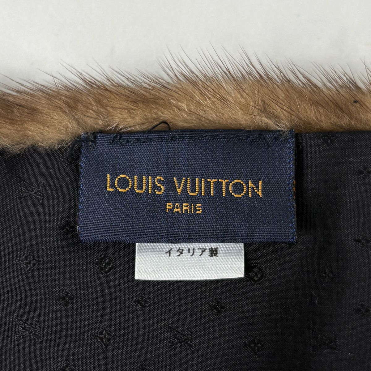 Louis Vuitton Echarpe Logo Scarf Monogram Mink Silk Brown — view 6