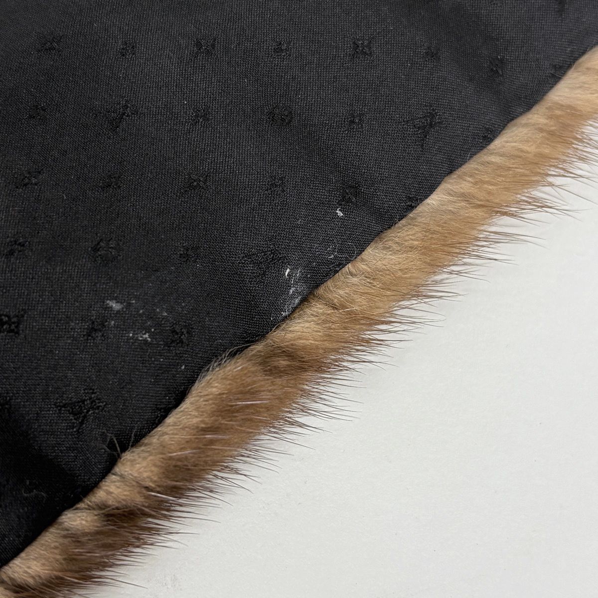 Louis Vuitton Echarpe Logo Scarf Monogram Mink Silk Brown — view 4