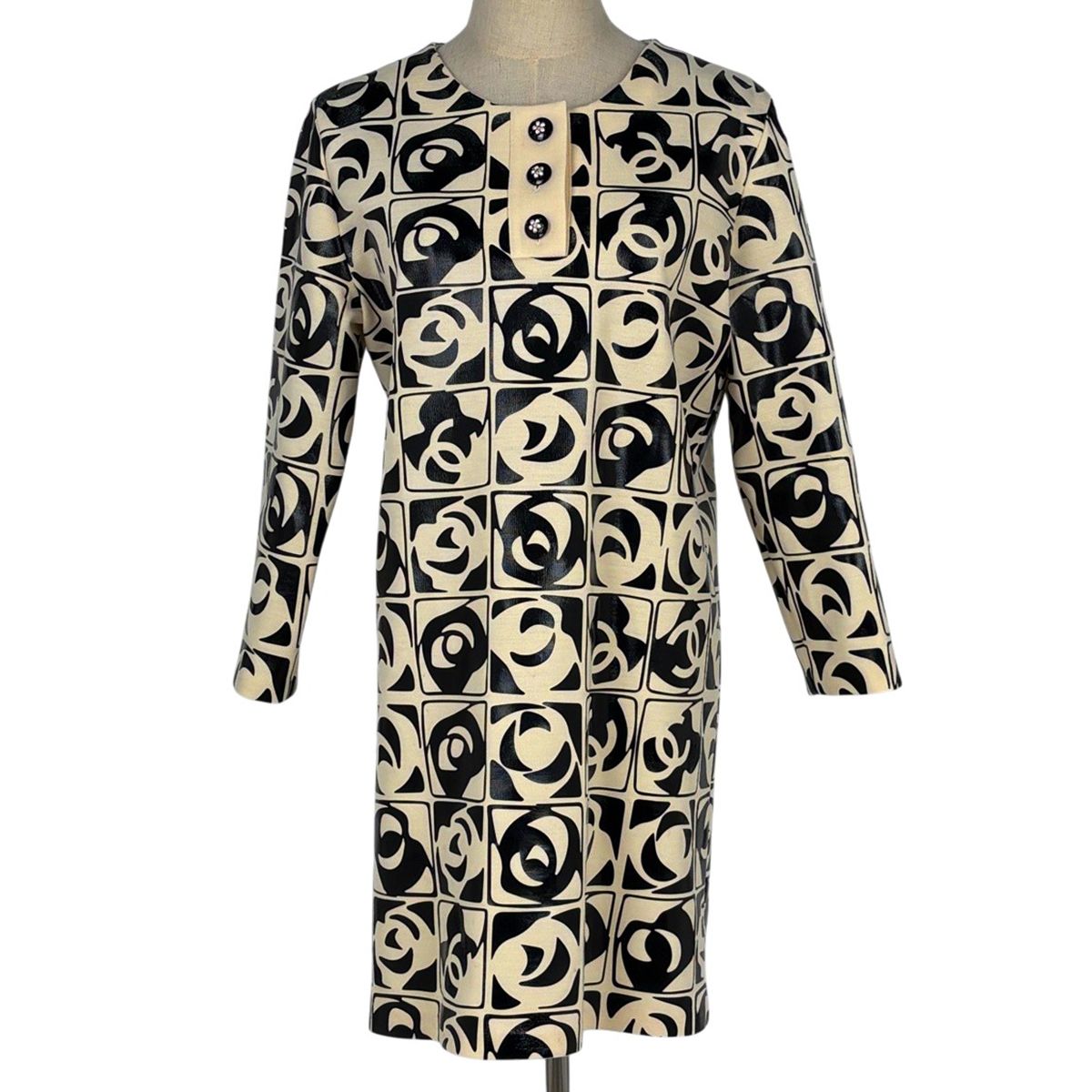 Chanel CC Logo Button Dress Flower All Over Pattern Skirt Wool White Black