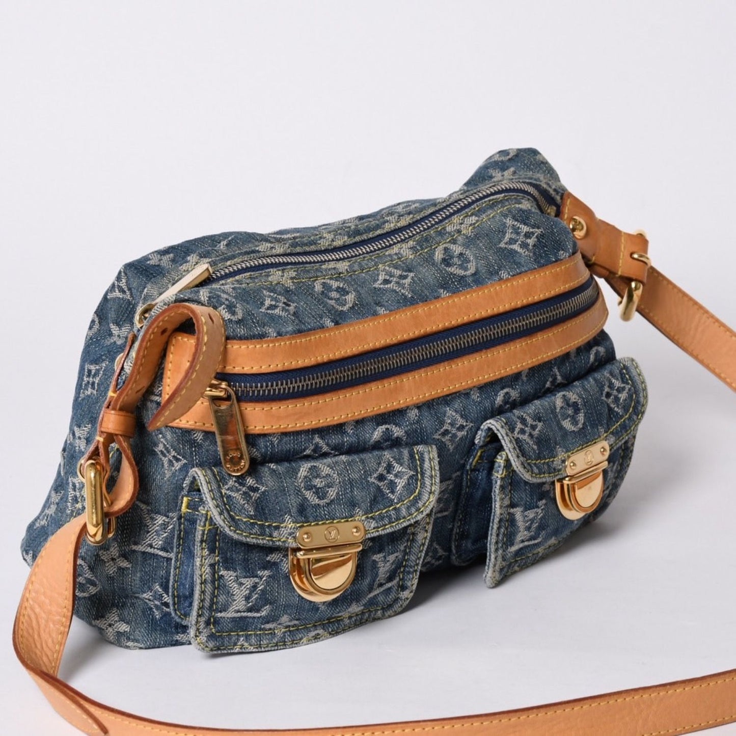 Louis Vuitton Monogram Denim Baggy PM Shoulder Bag Indigo Blue — view 3