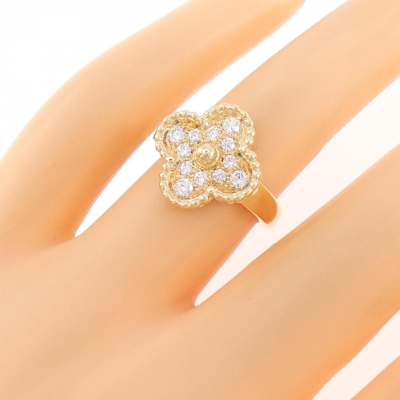 Van Cleef & Arpels Vintage Alhambra Ring — view 5