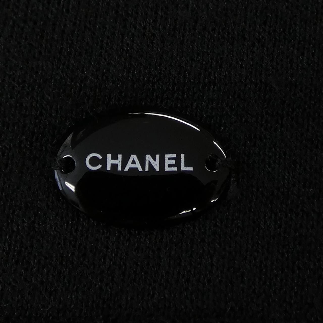 Chanel Vintage 06c Knit Sweater — view 7