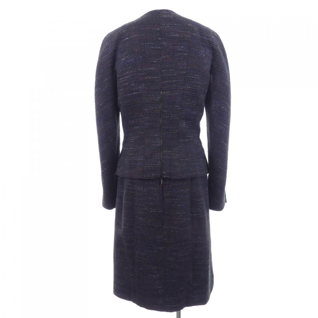 Chanel Vintage Suit Black — view 2