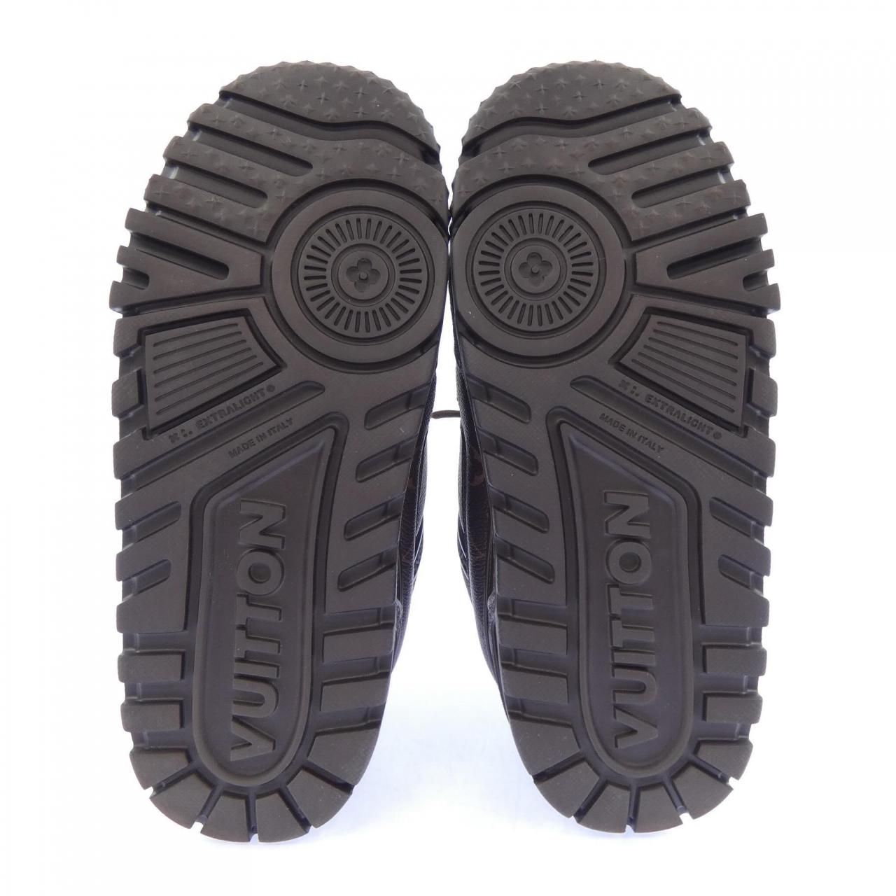 Louis Vuitton LV Trainer Maxi Sneakers — view 4