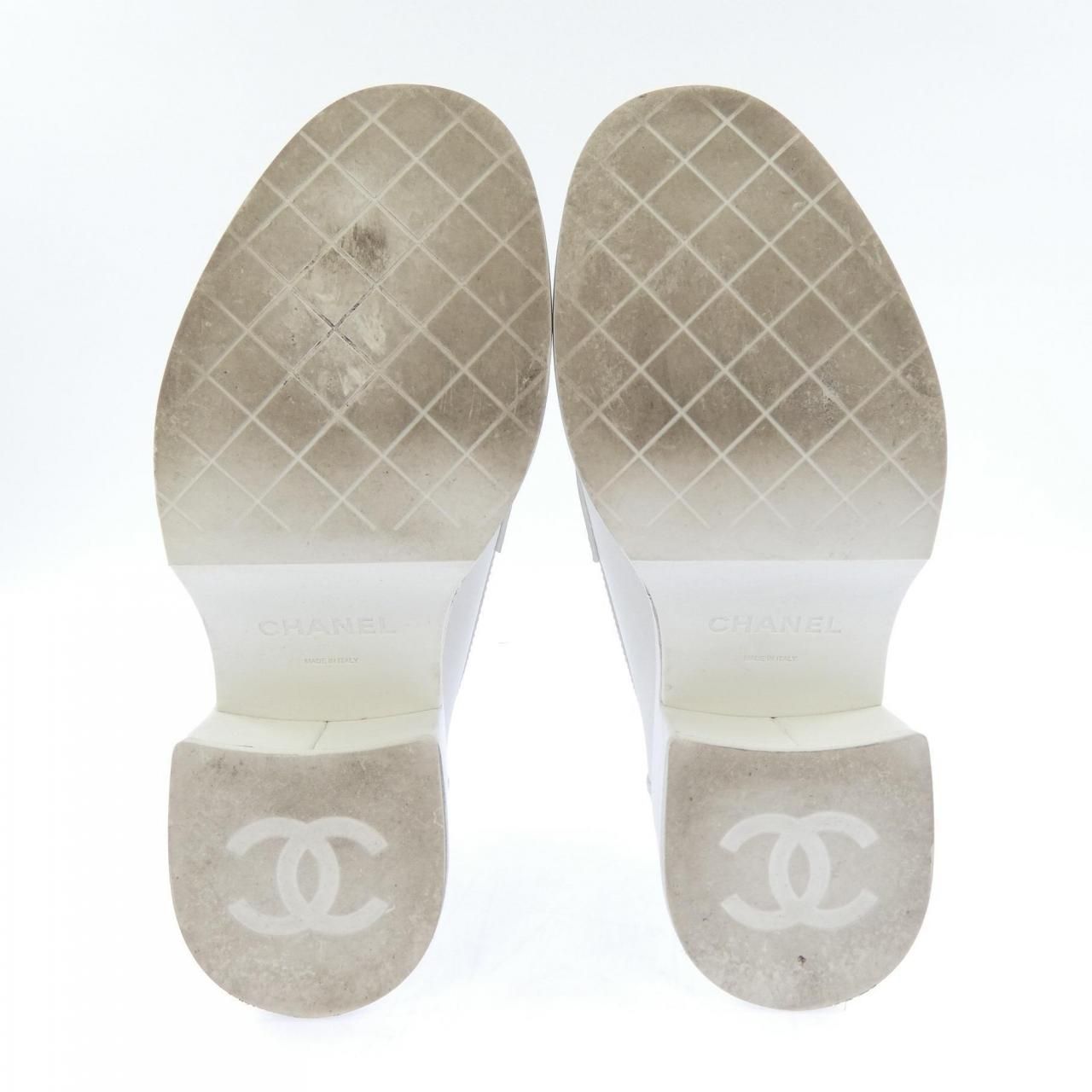 Chanel Loafers Shoes White — view 4