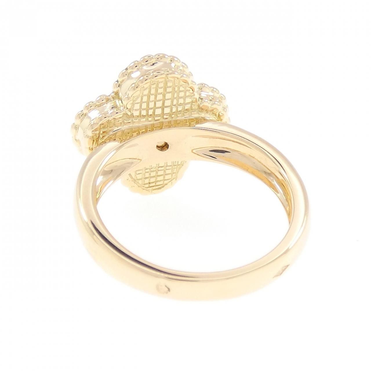 Van Cleef & Arpels Vintage Alhambra Ring — view 3