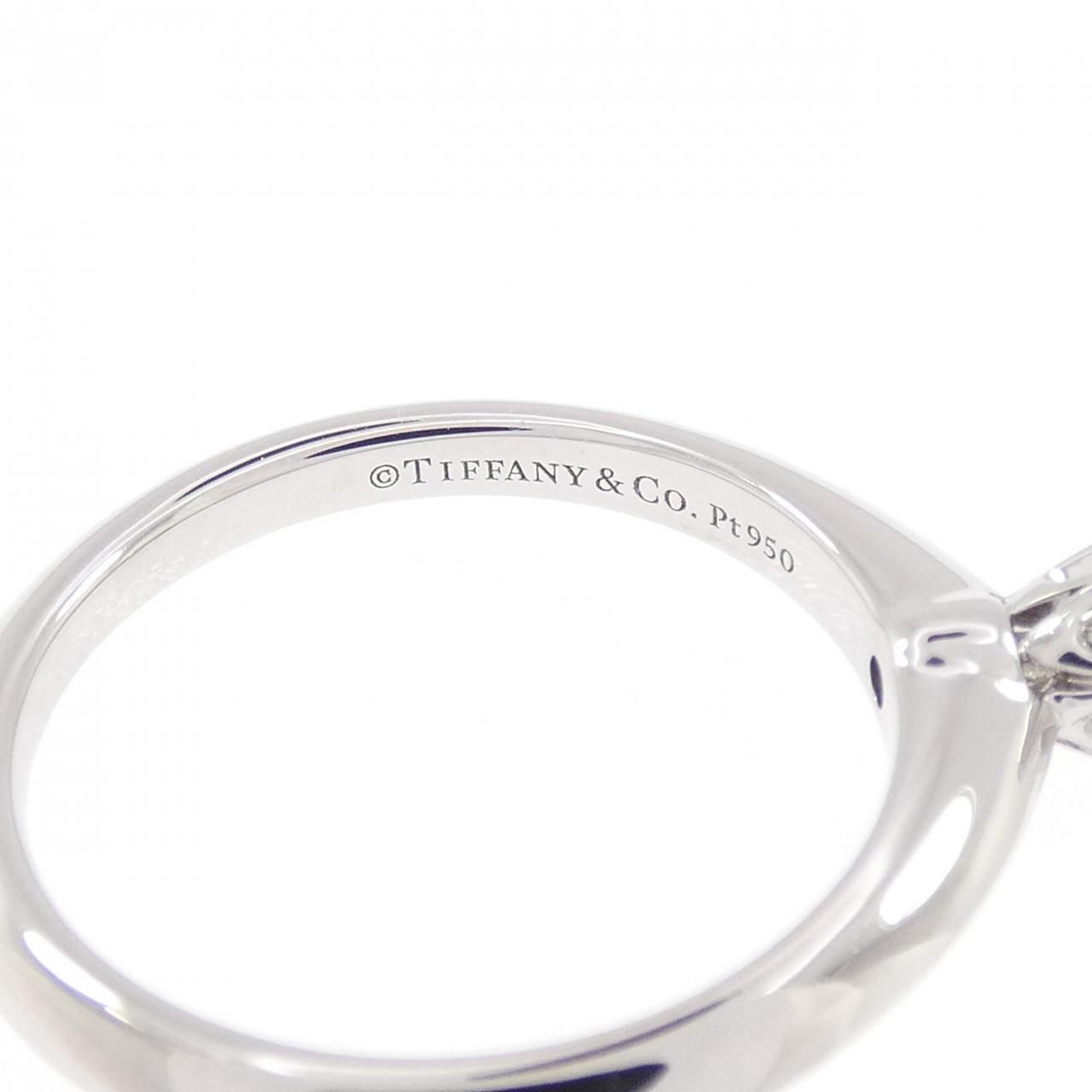 Tiffany & Co Classic Solitaire Ring — view 4
