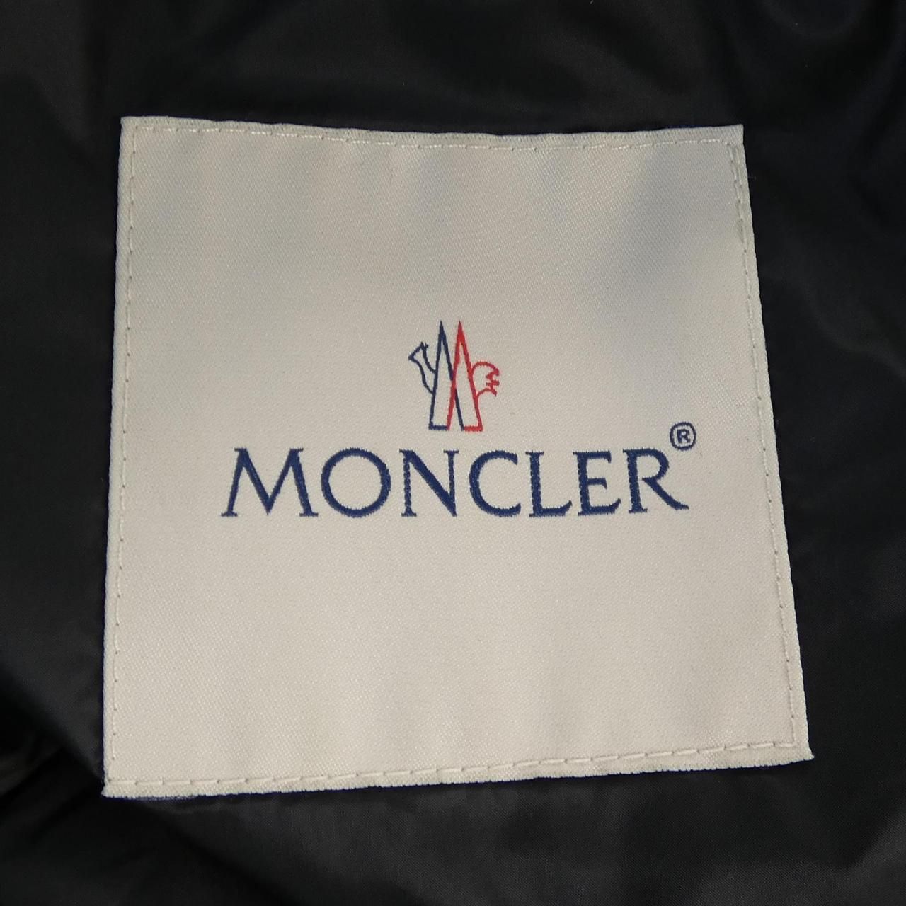 Moncler Agatelon Down Jacket Coat — view 5