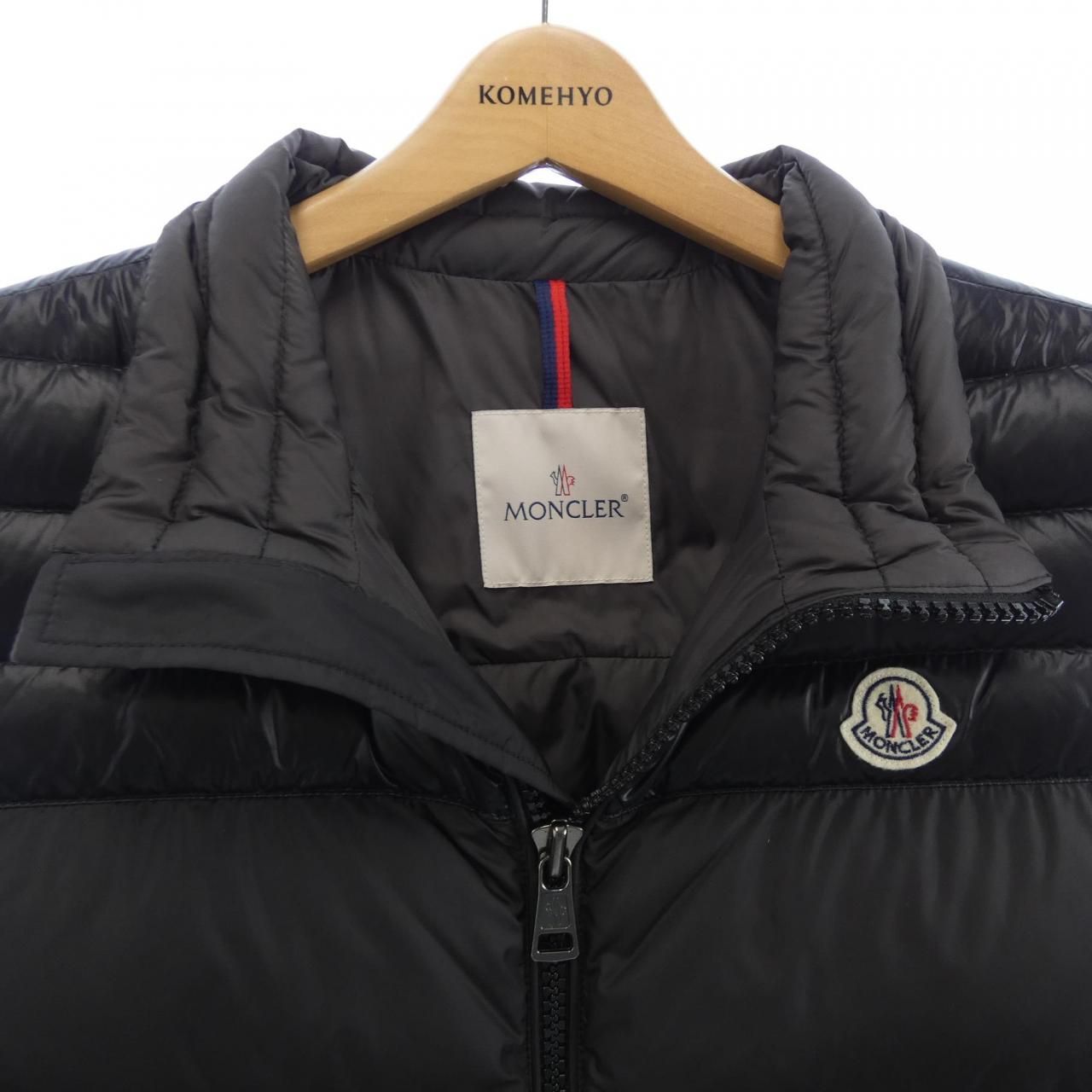 Moncler Dupres Down Jacket Vest — view 6
