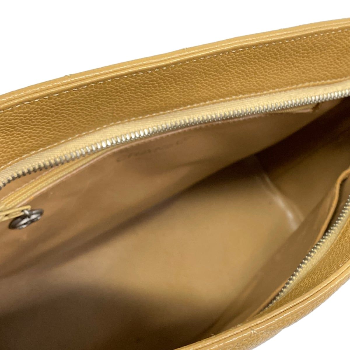 Chanel Tote Medallion Beige Matte Silver — view 7
