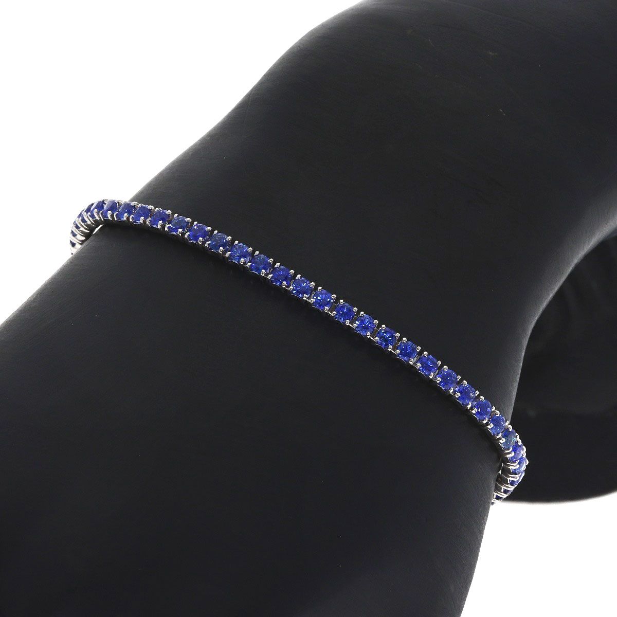Cartier Essential Line Sapphire Bracelet 18k White Gold — view 7