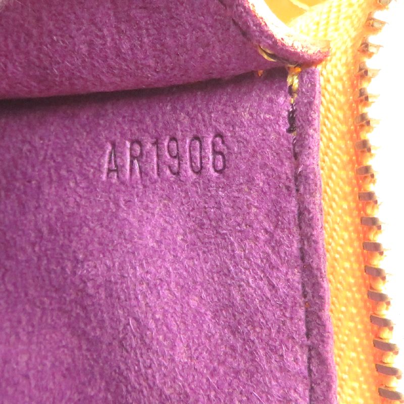 Louis Vuitton Pouch Yellow — view 8