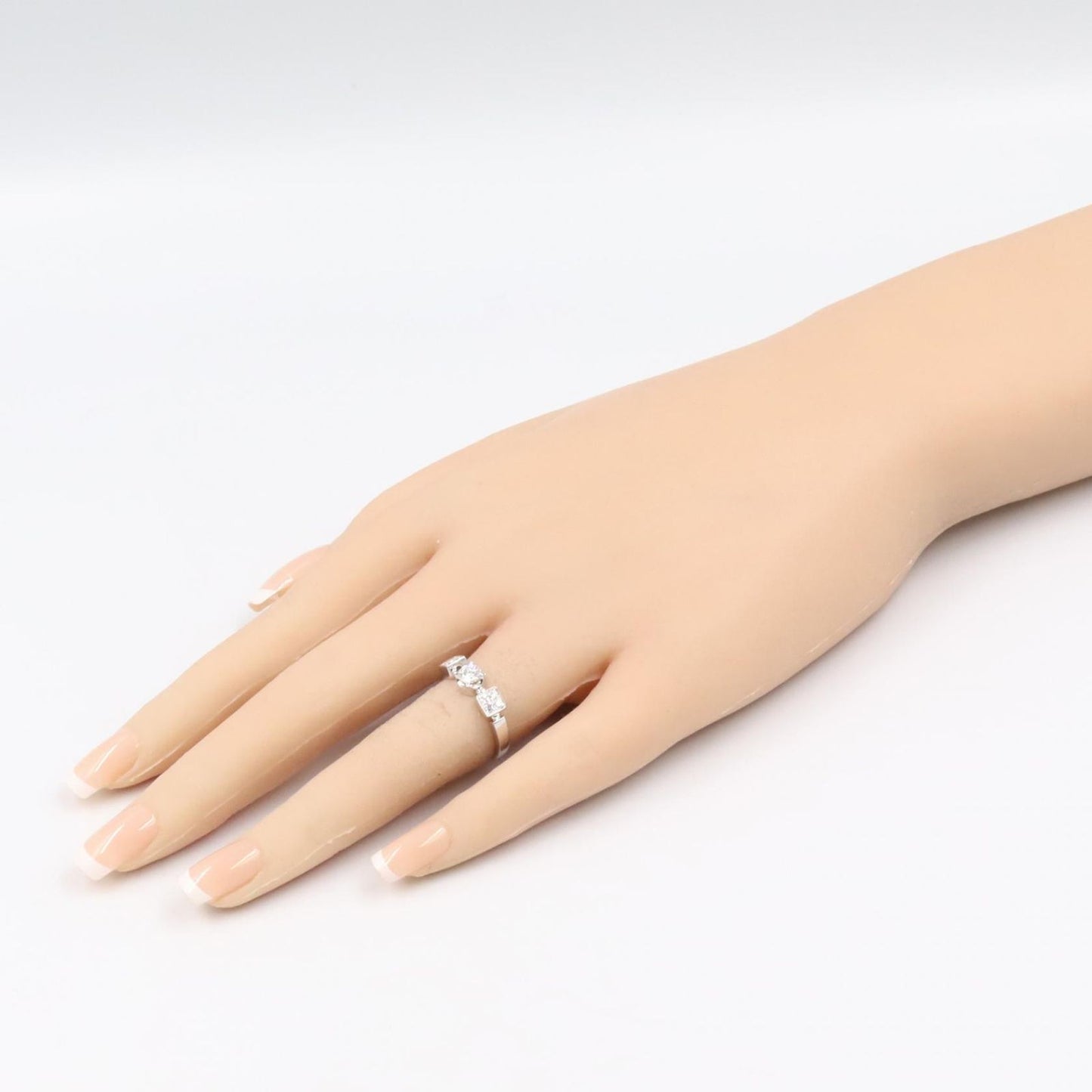 Bvlgari Ring Lucia Diamond 18k White Gold — view 8