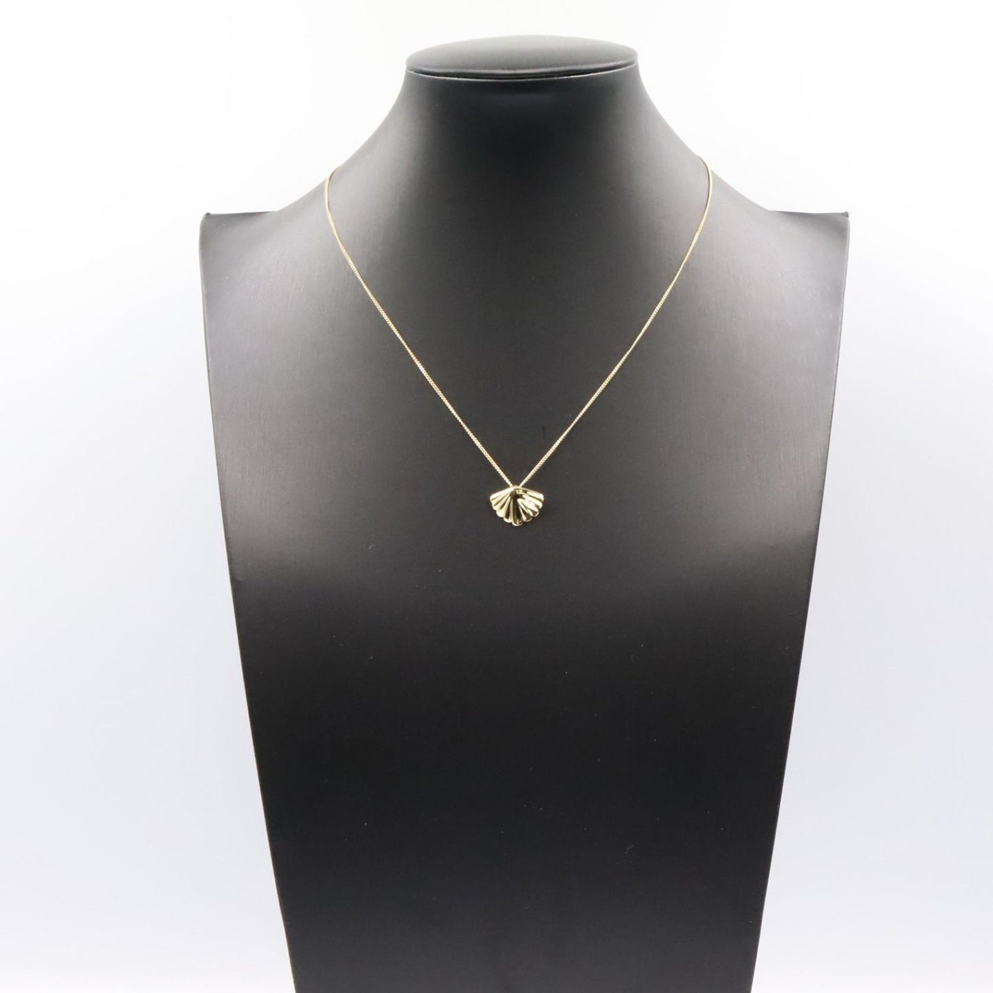 Tiffany & Co Necklace Shell 41 cm 18k — view 6