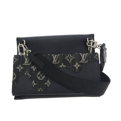 Louis Vuitton Drip Trio Pouch — view 2