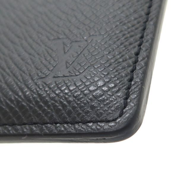 Louis Vuitton Taiga Portobier Carte Sample Shoulder Bag — view 4