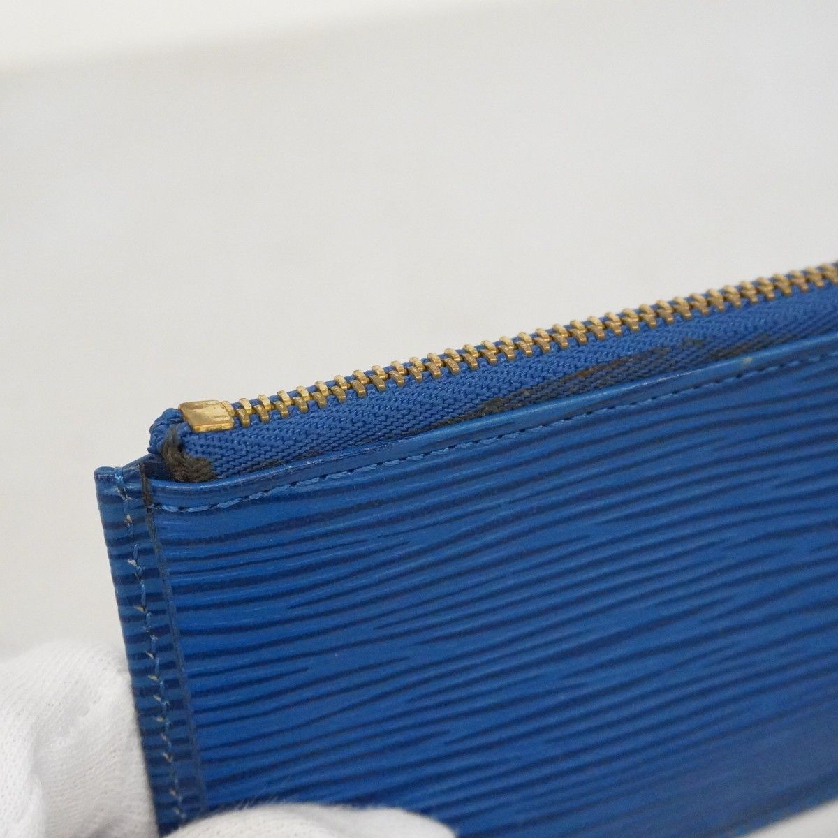 Louis Vuitton Coin Case Epi Pochette Cles Toledo Blue — view 6