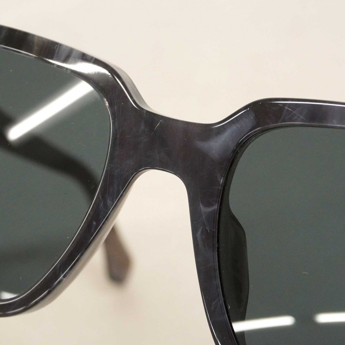 Louis Vuitton Sunglasses LV Glide Square Gray Navy Eyewear — view 5