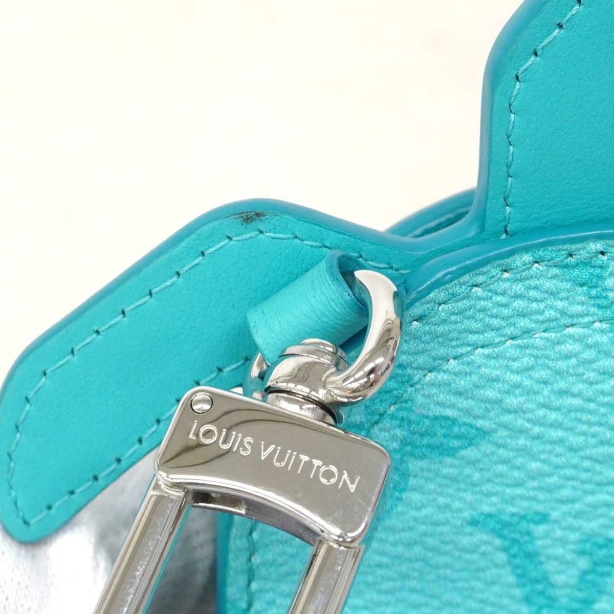 Louis Vuitton Key Holder Charm LV Turtle Turquoise — view 7