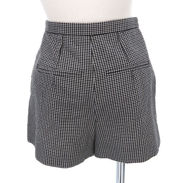 Fendi Shorts White — view 2