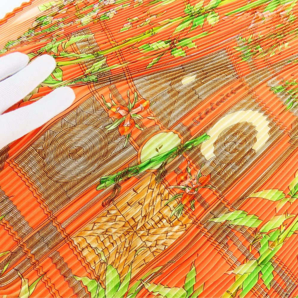 Hermes Scarf Pleated Carre Silk Orange Serenite Bamboo — view 4