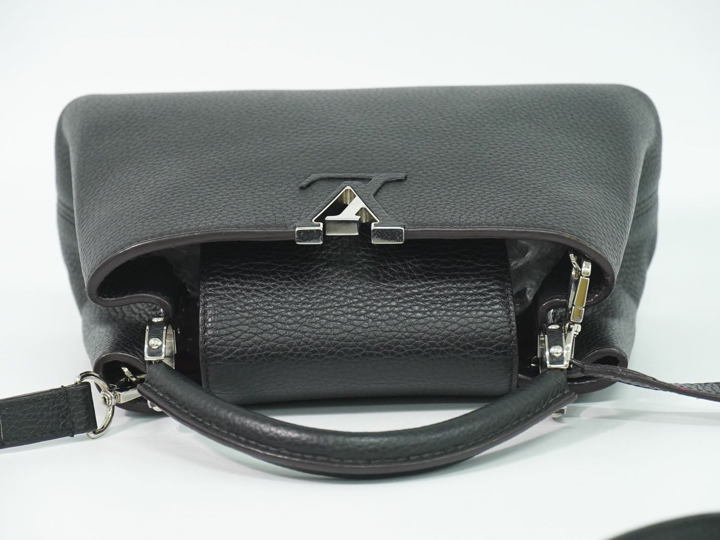 Louis Vuitton LV Capucines BB Taurillon Leather 2-Way Shoulder Bag Noir — view 5