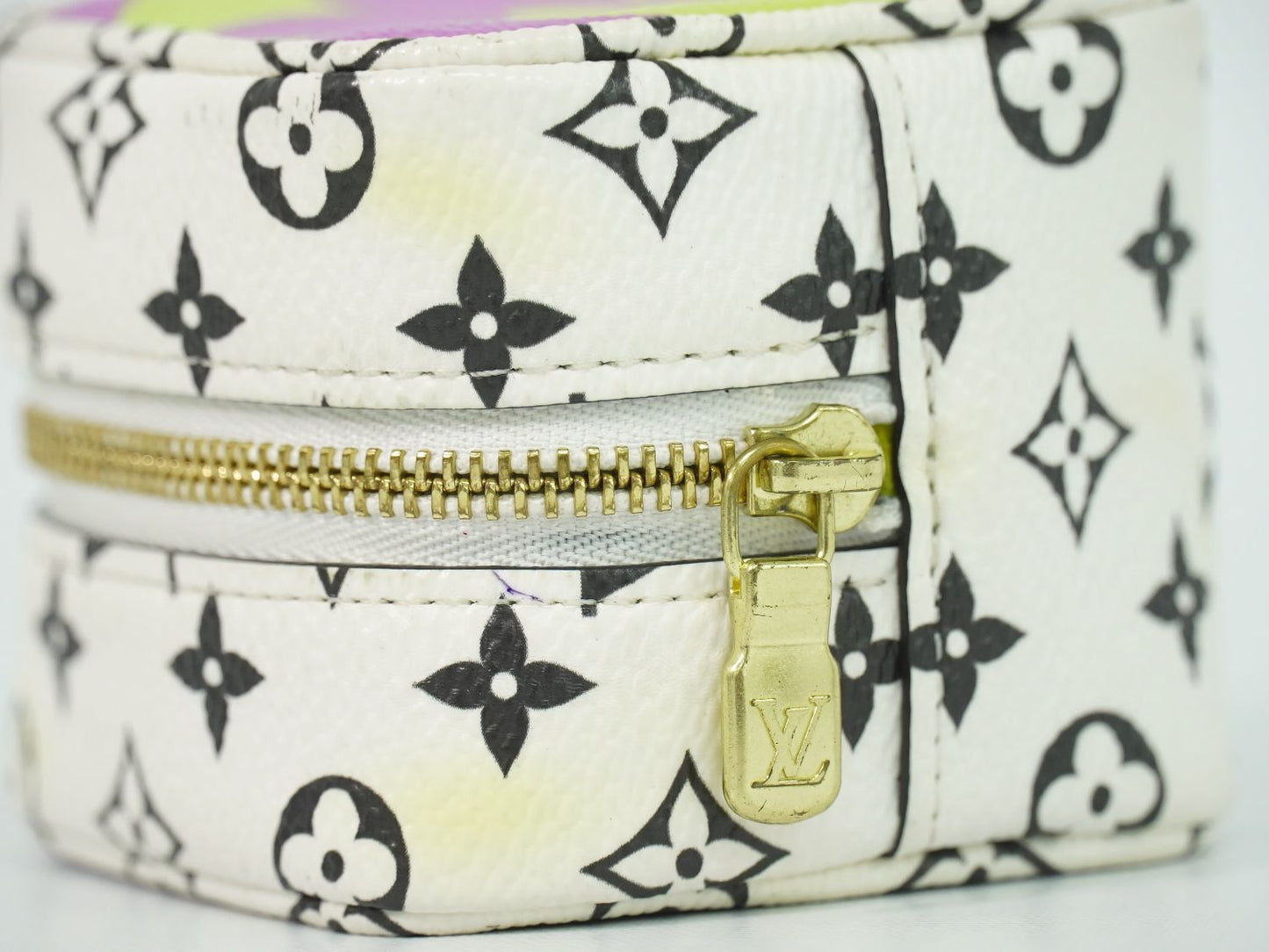 Louis Vuitton LV Porte-Monnaie Cube Monogram Giant Pouch White Purple — view 6