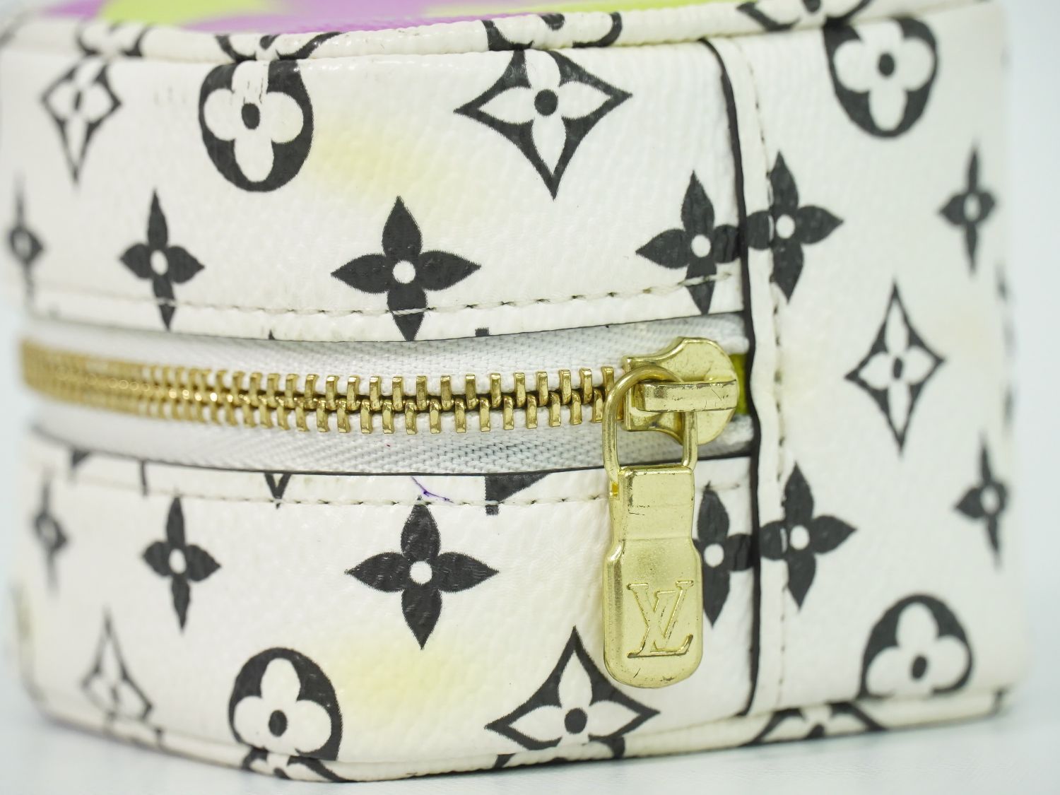 Louis Vuitton LV Porte-Monnaie Cube Monogram Giant Pouch White Purple — view 6