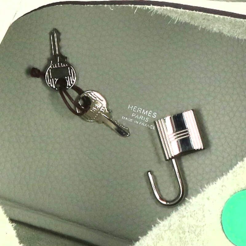 Hermes Picotin Lock PM Eclat Grineve Vert Comic Handbag PM — view 3