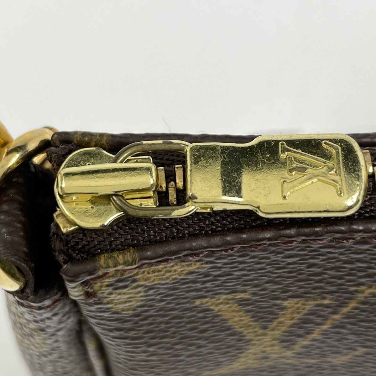 Louis Vuitton Pochette Makeup Cosmetics Pouch Monogram Brown — view 5