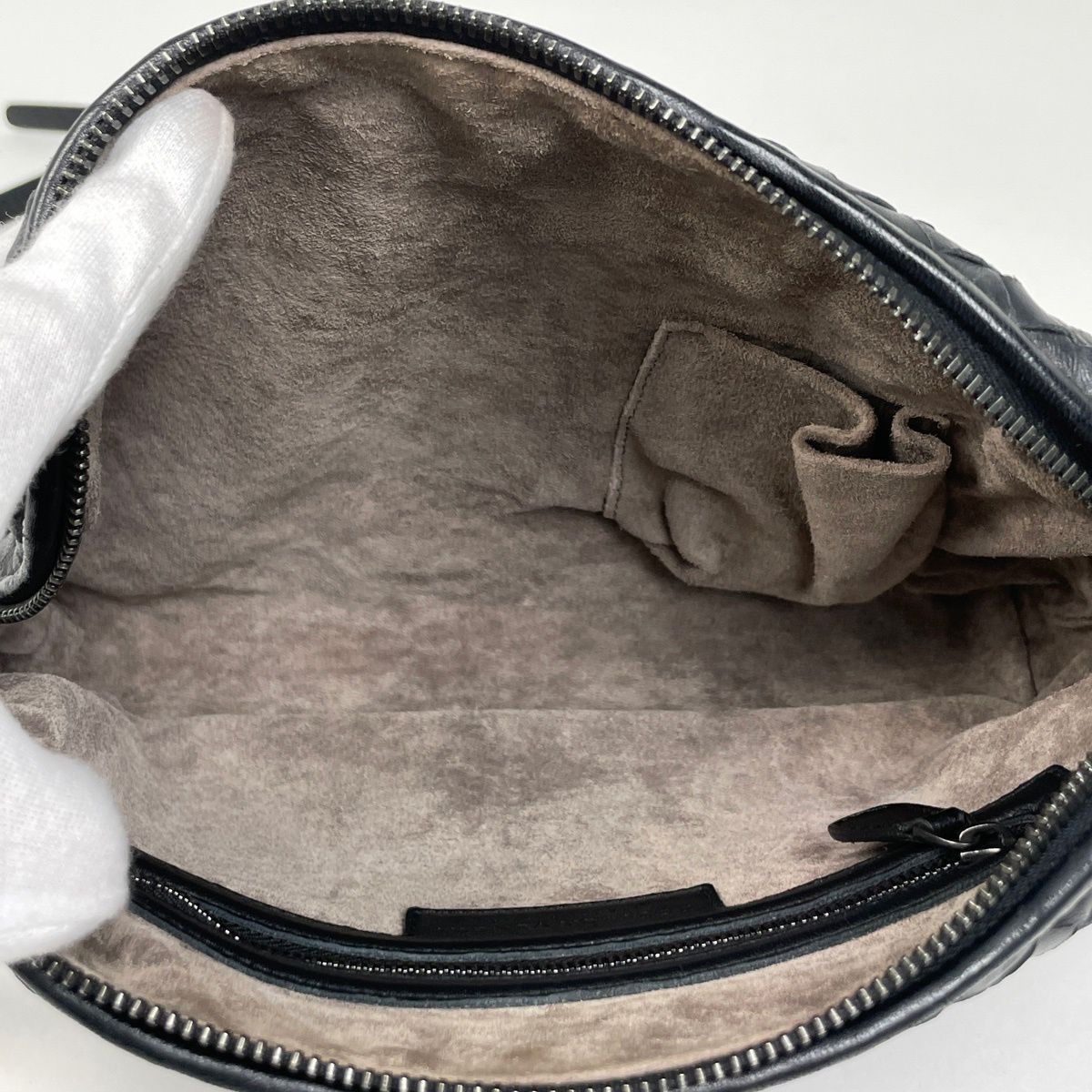 Bottega Veneta Intrecciato Nodini Shoulder Bag Leather Black — view 7