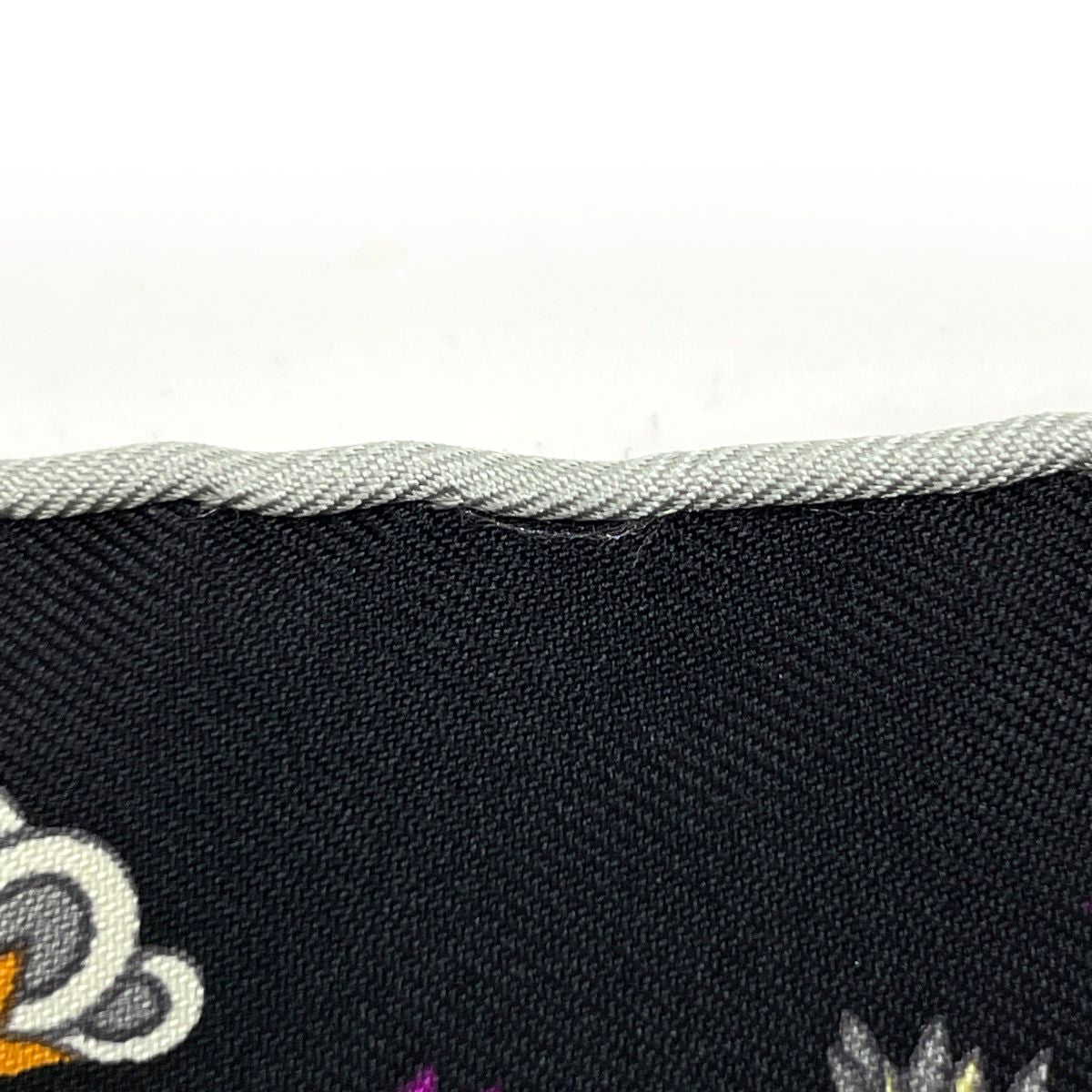 Hermes Petit Carre Fleurs ET Papillons de Tissus Gavroche Flower Blooming — view 4