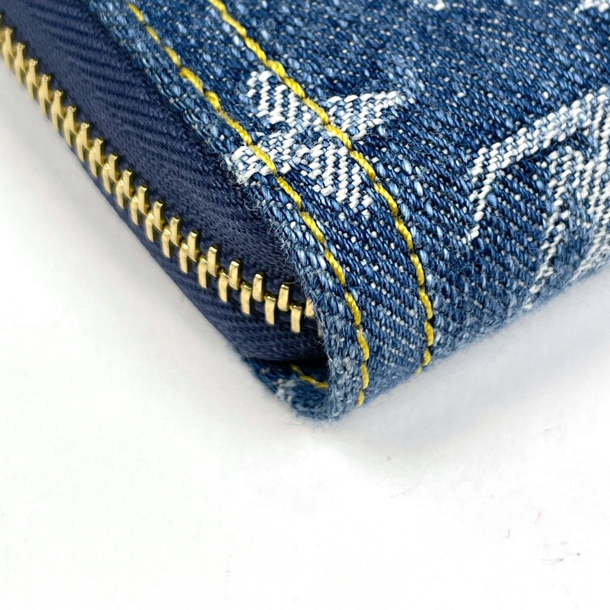 Louis Vuitton Zippy Wallet LV Tm Takashi Murakami Cherry Monogram Denim Blue — view 3