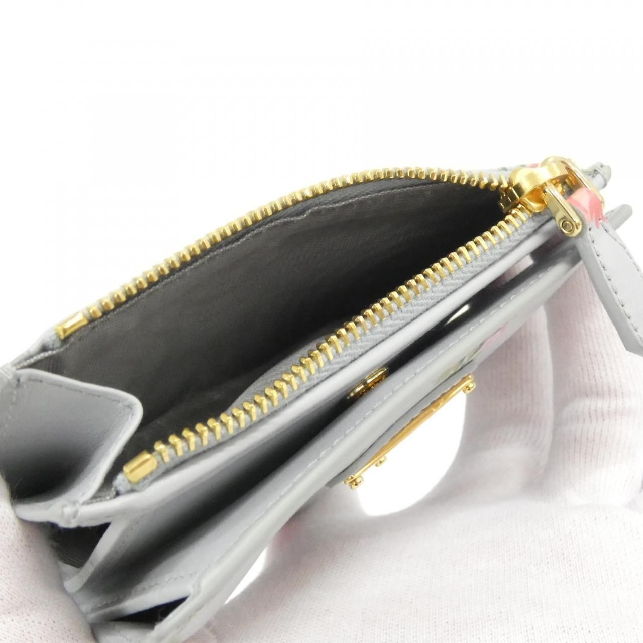 Prada Wallet Gold — view 8