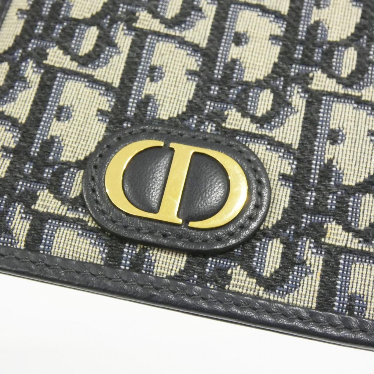 Dior 30 Montaigne Shoulder Wallet — view 5