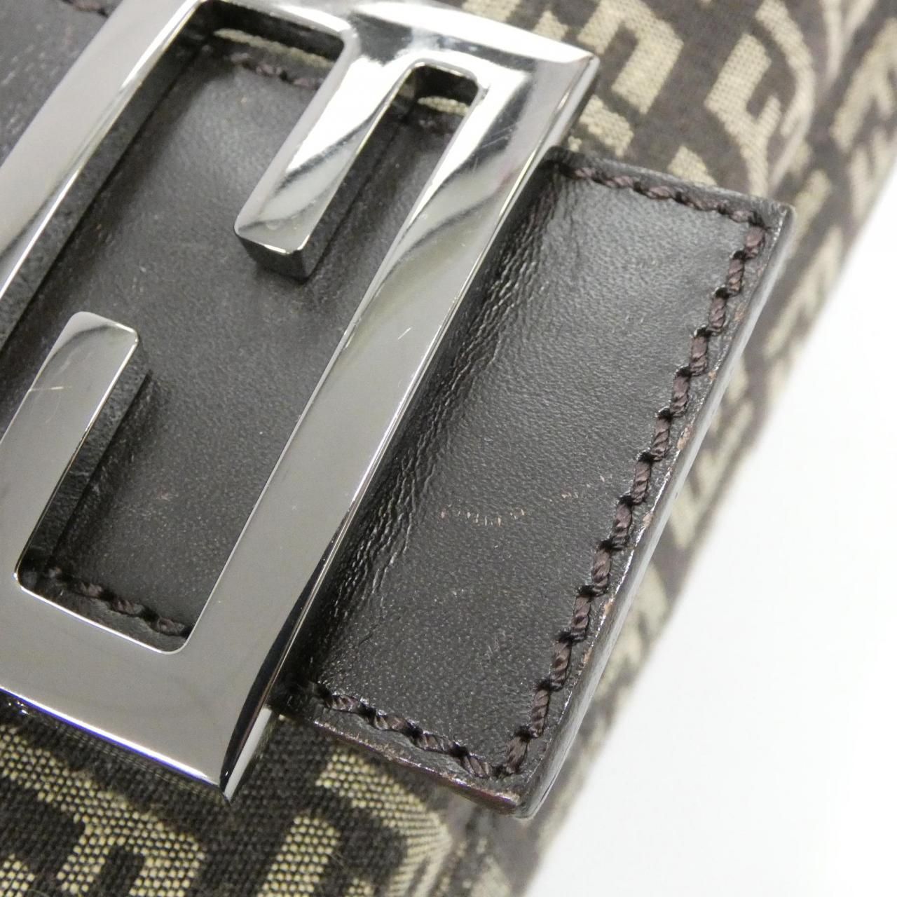 Fendi Vintage Mamma Baguette Jq4 Shoulder Bag — view 6