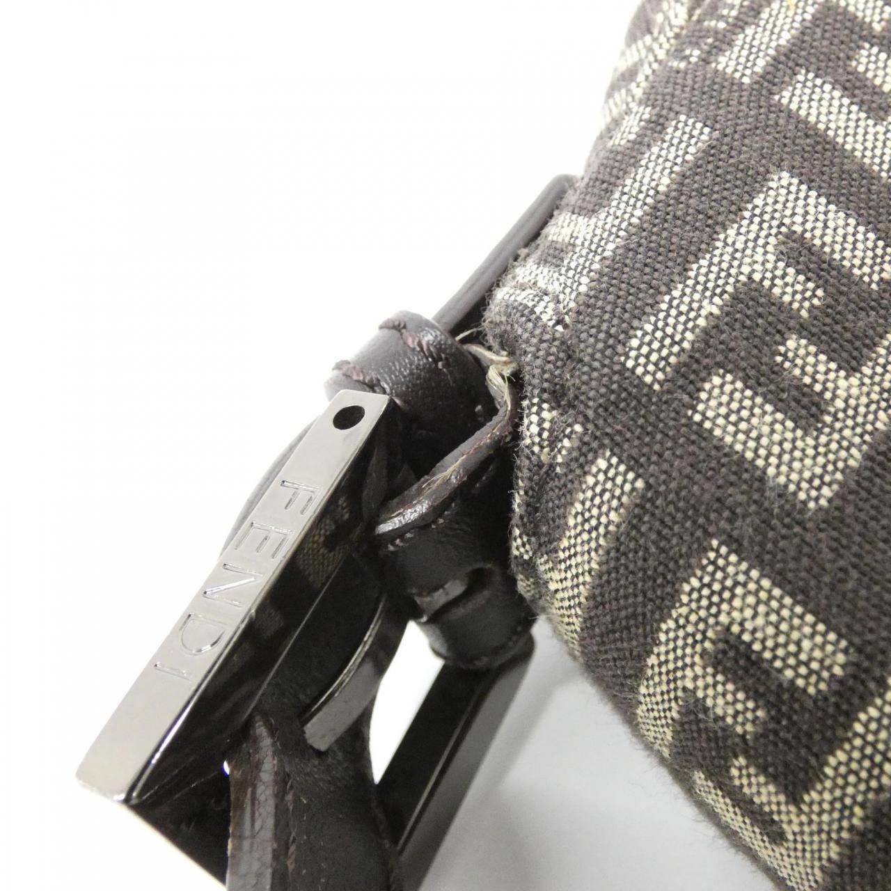 Fendi Vintage Mamma Baguette Jq4 Shoulder Bag — view 4