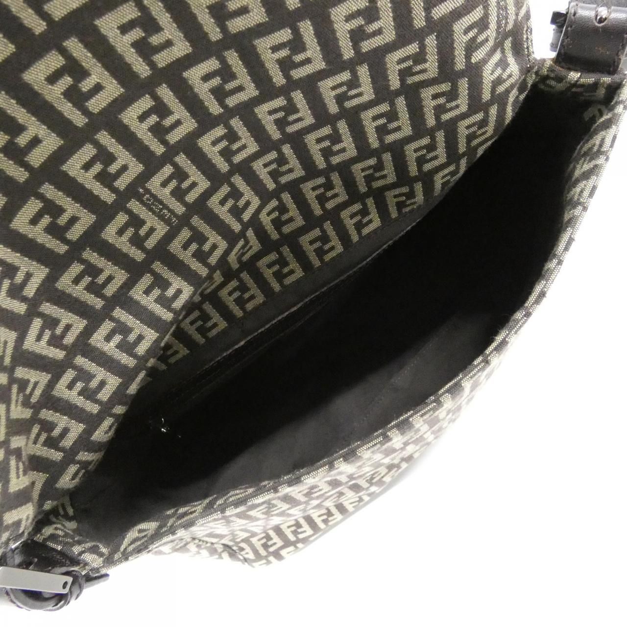 Fendi Vintage Mamma Baguette Jq4 Shoulder Bag — view 8