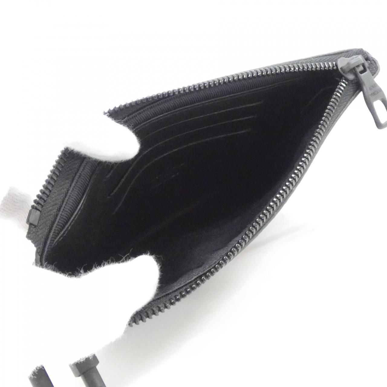 Louis Vuitton Monogram Logo Zipped Pouch MM — view 7