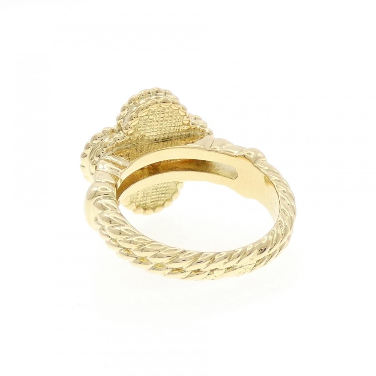 Van Cleef & Arpels Vintage Alhambra Ring — view 3